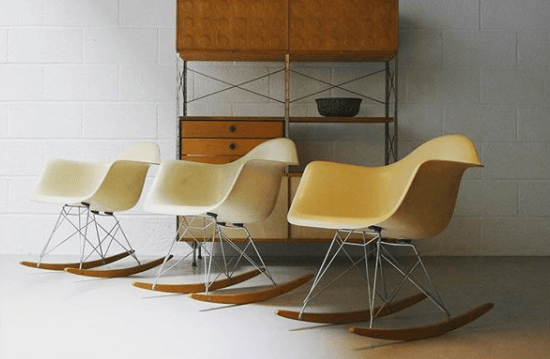 Rockers armchairs design Eames © ZigZag Modern sélectionnées pour être présentées sur l'Exposition Eames des Puces du Design en avril 2019