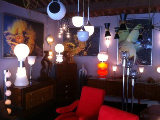 Sélection de mobilier design vintage à acheter sur Les Puces du Design - Stand Jacques DUBLY - Idées Lumineuses