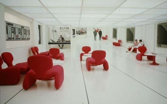 Olivier Mourgue's Djinn Chairs (1965) dans le film de Stanley Kubrick 2001 - Odyssée de l'espace (1968)